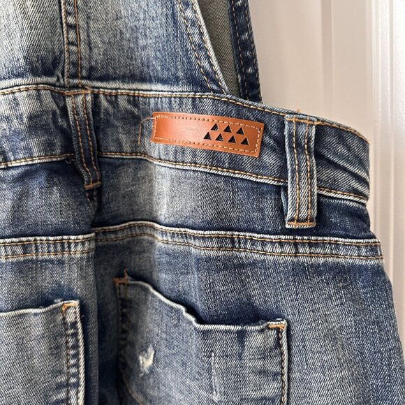 Dollhouse Distressed Denim Overalls Juniors Size 3 With Adjustable Straps & Mult - Picture 8 of 9